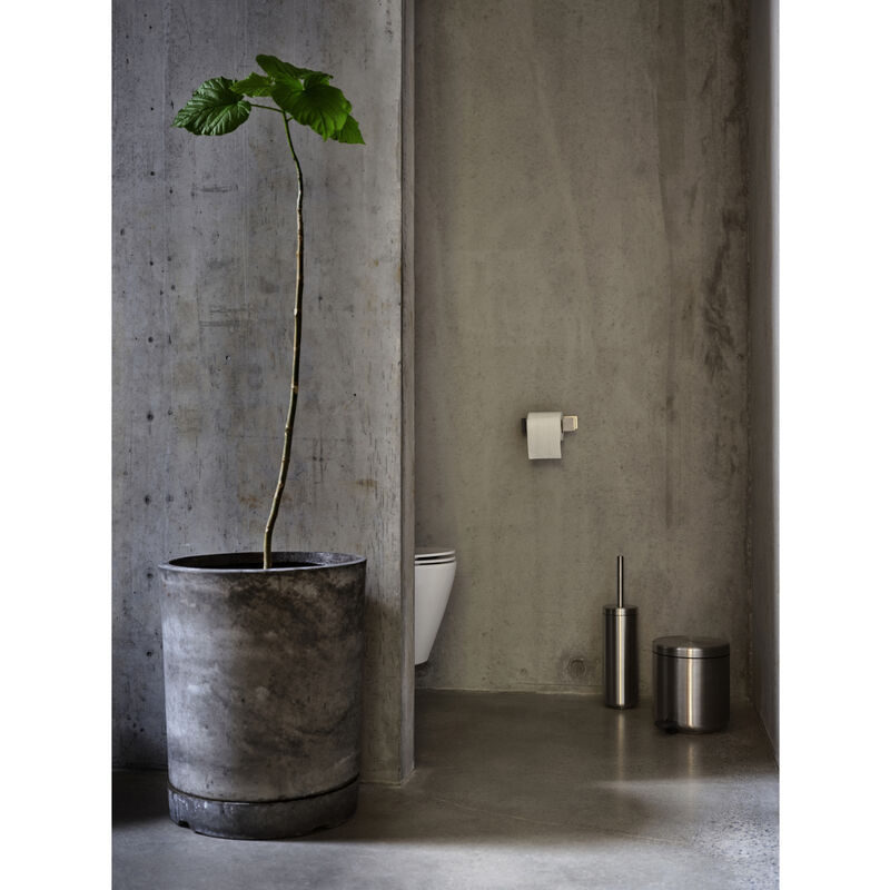 Ume Poubelle &agrave; p&eacute;dale