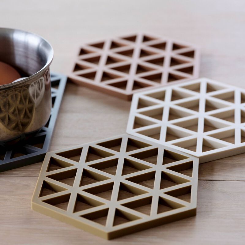 Triangles Trivet