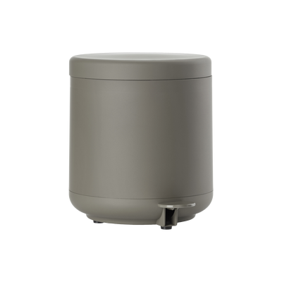 Ume Poubelle &agrave; p&eacute;dale