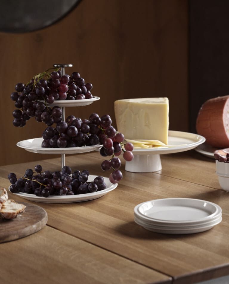 SOCIAL <br> <span style="text-transform: initial; line-height: 5rem;">dining</span>