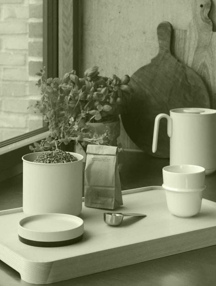 <span style="position: relative; width: 1px; display: inline-block; background-color: white; height: 80px; top: 20px; margin-right: 30px;"></span><span style="letter-spacing: 5px;">KITCHEN</span> <span style="position: relative; width: 1px; display: inline-block; background-color: white; height: 80px; top: 20px; margin-right: 30px;"></span><span style="letter-spacing: 5px;">KITCHEN</span>